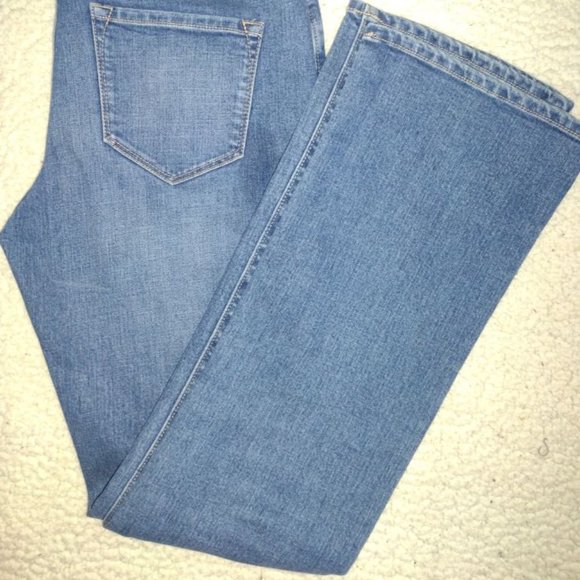 Old Navy Original, High Rise, ladies' Blue Denim Jeans, Tall, 28" Waist - Picture 9 of 11